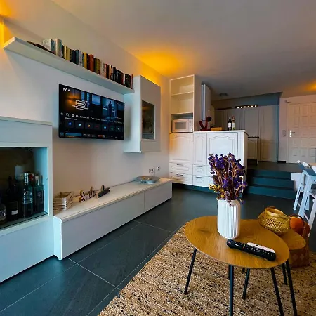 At The Ocean's Edge * 칼라오살바헤