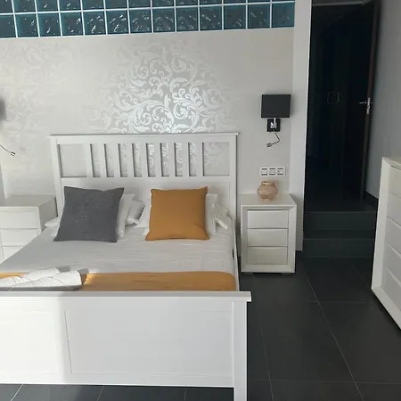 At The Ocean's Edge * 칼라오살바헤